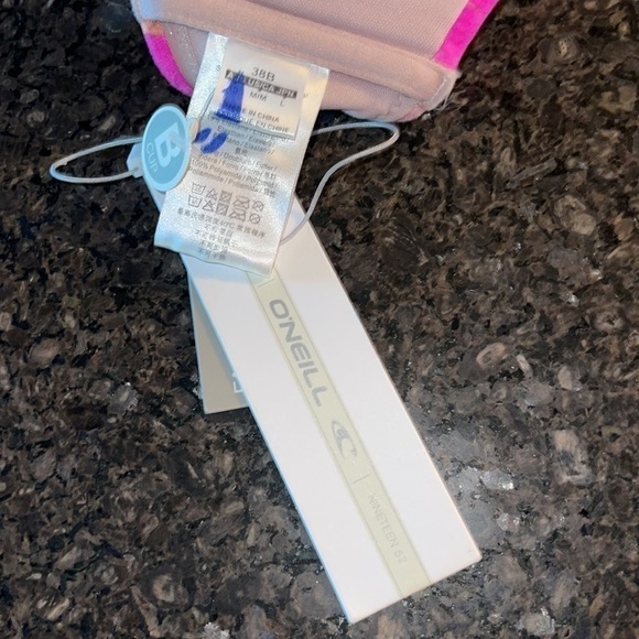 NWT O’Neill Pink Floral Push Up Bikini Swim Top - Picture 4 of 4